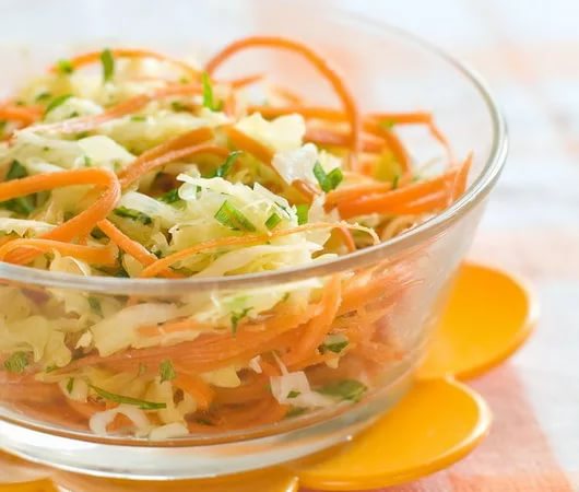 Готовый салат из свежей капусты Готовый салат из свежей капусты